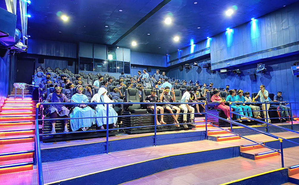 幻影星空-一站式打造VR体验馆文旅景区VR乐园设备加盟厂家(图2)