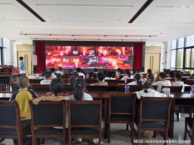 童趣瑜伽润身心光影故事启哲思(图3)