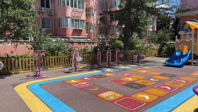 滑滑梯、跳格子、宠物便便箱……这里的健身广场变了！