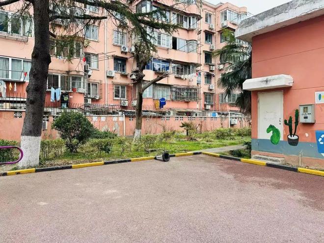 滑滑梯、跳格子、宠物便便箱……这里的健身广场变了！(图2)