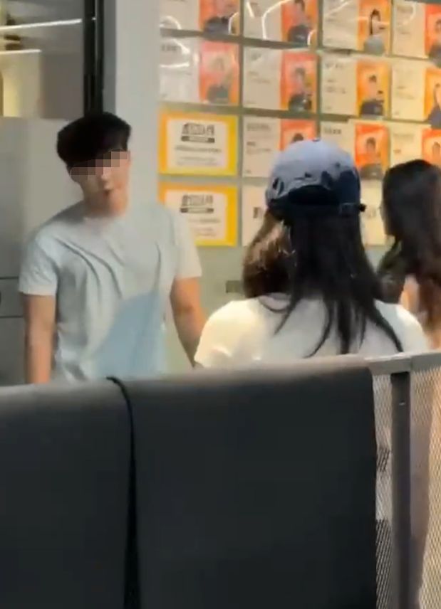 惊！健身教练与四女学员上演“情”戏头折一圈半！(图7)