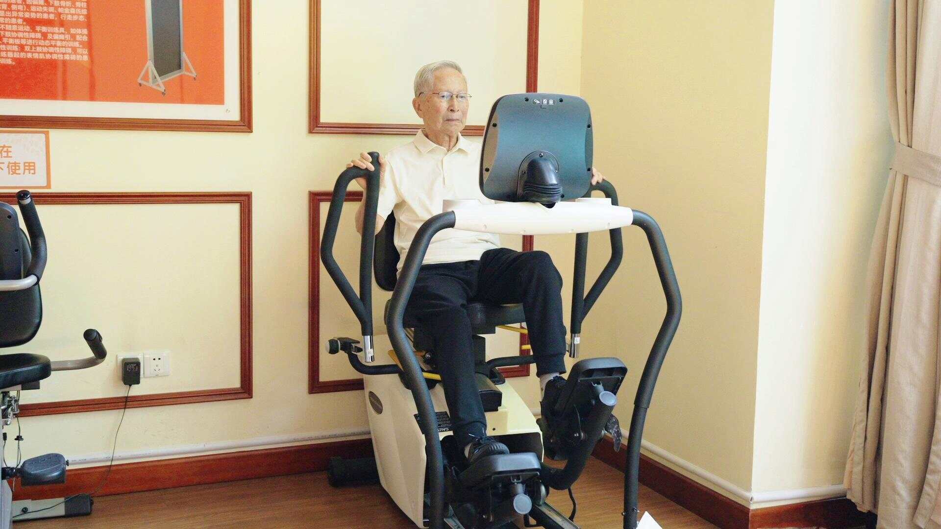 【视频】从逼仄床位到绿色院舍香港长者“北上养老”成新趋势(图2)