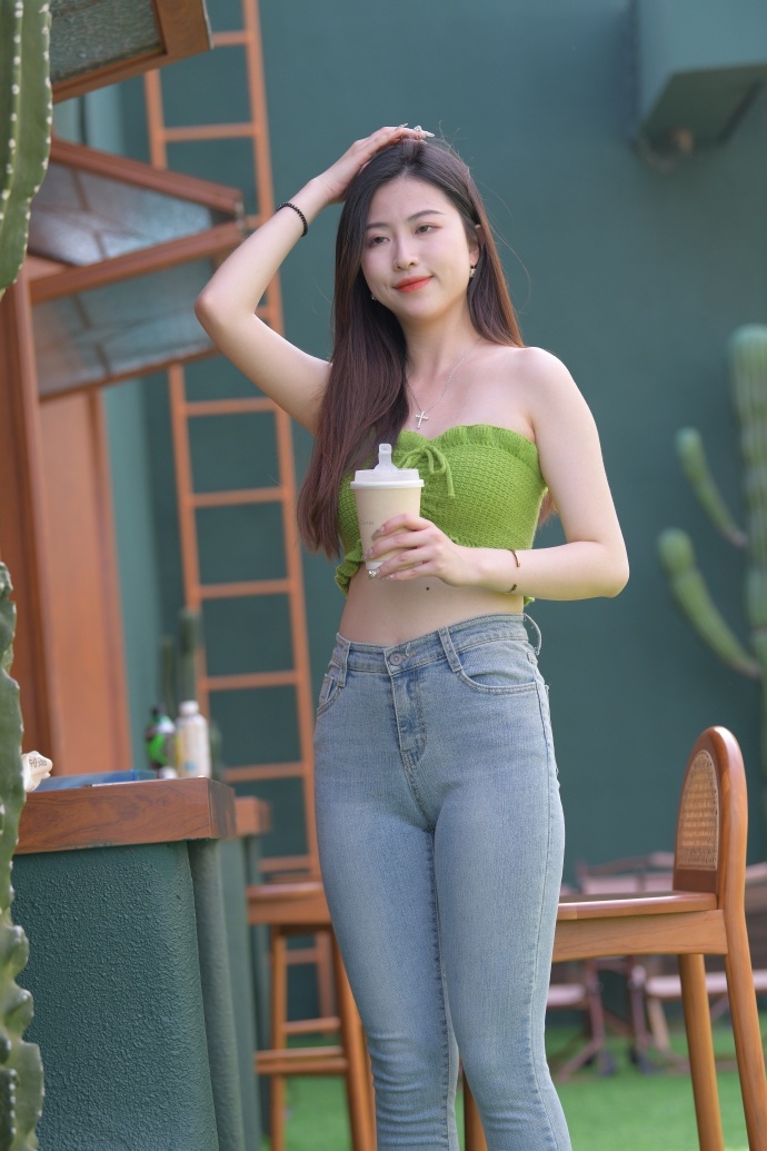 在健身器材上做a