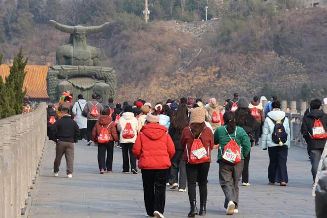 迎新登高！2000余名健身爱好者齐聚神农山(图5)