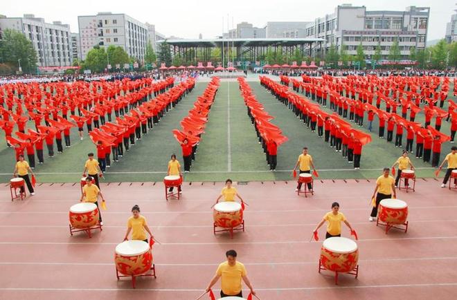 遵义职院：以彩虹文化为笔书写塑魂致用出彩人生(图5)