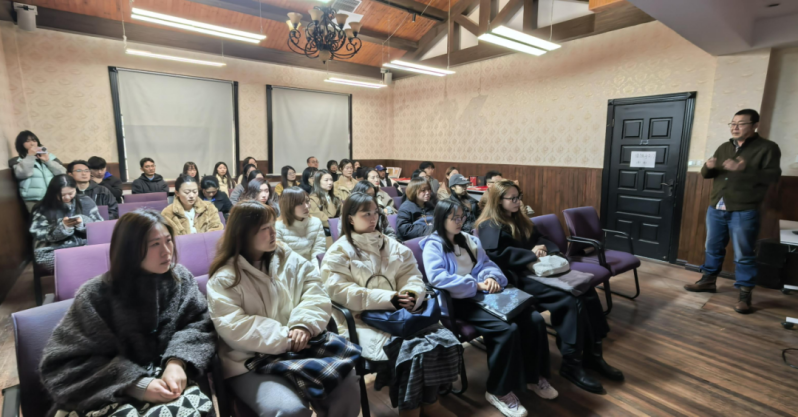 人文学院开展“数字一大·初心之旅”数智赋能文化艺术创新实践考察(图2)